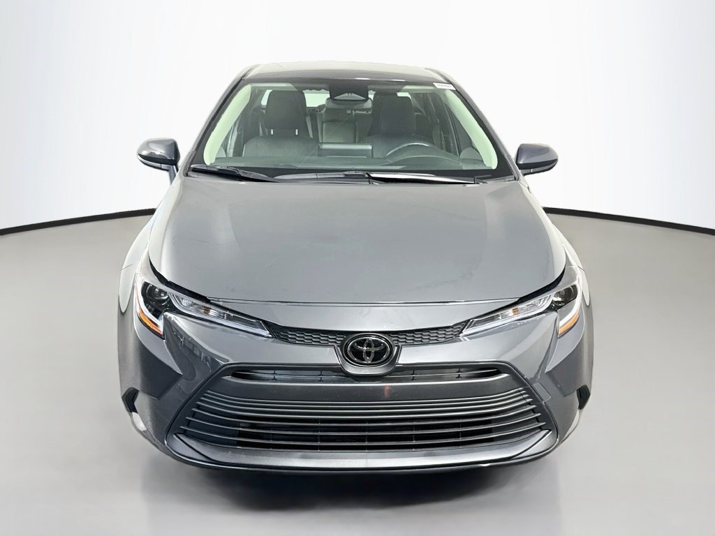 Used 2025 Toyota Corolla LE FWD image 2