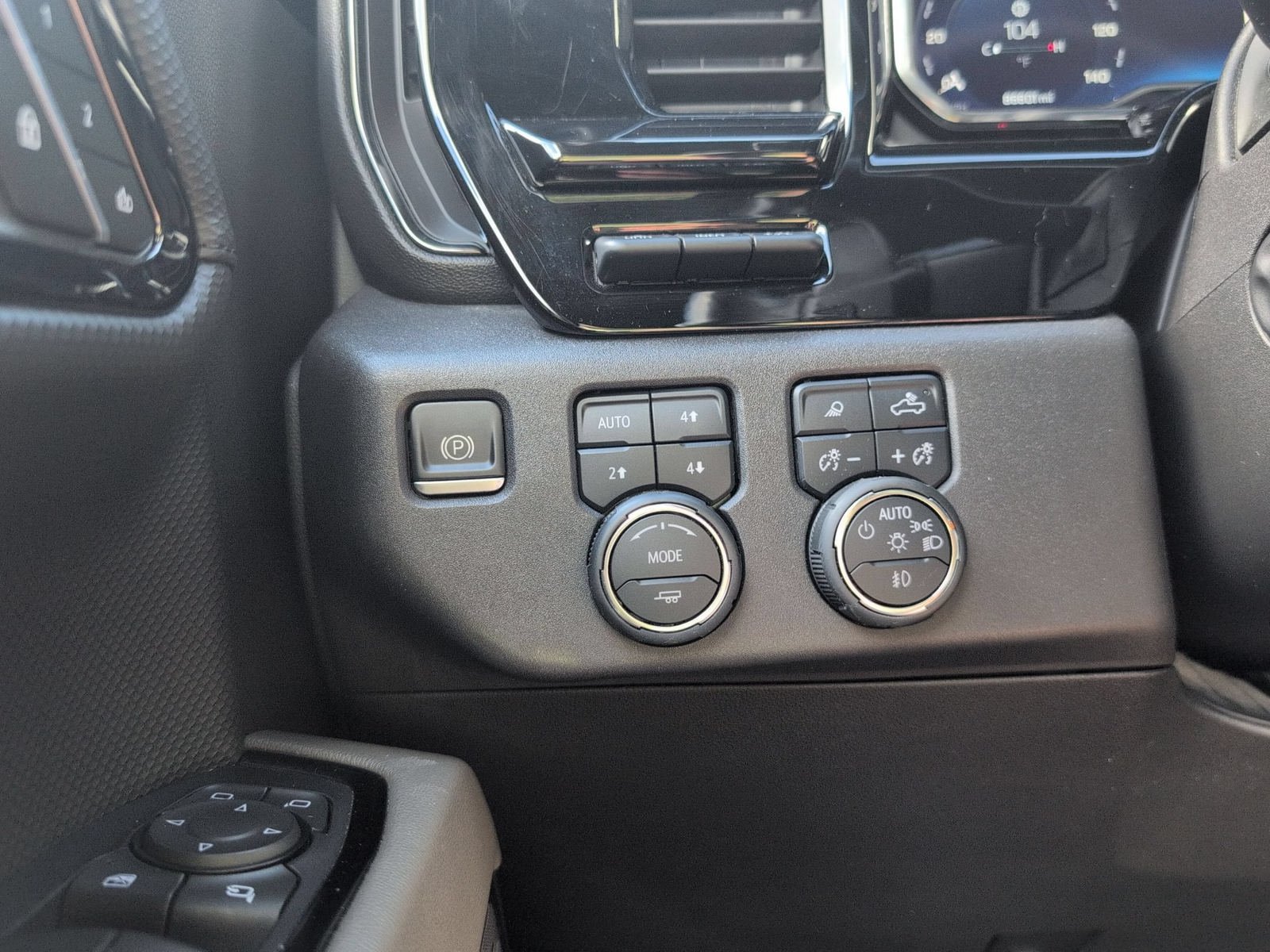 Used 2023 Chevrolet Silverado 1500 ZR2 w/ Technology Package AWD/4WD image 12