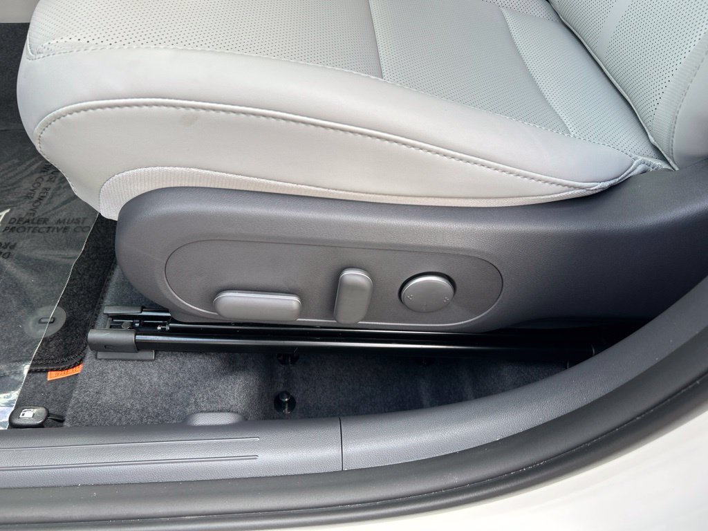 Used 2026 Hyundai Kona Limited FWD image 16