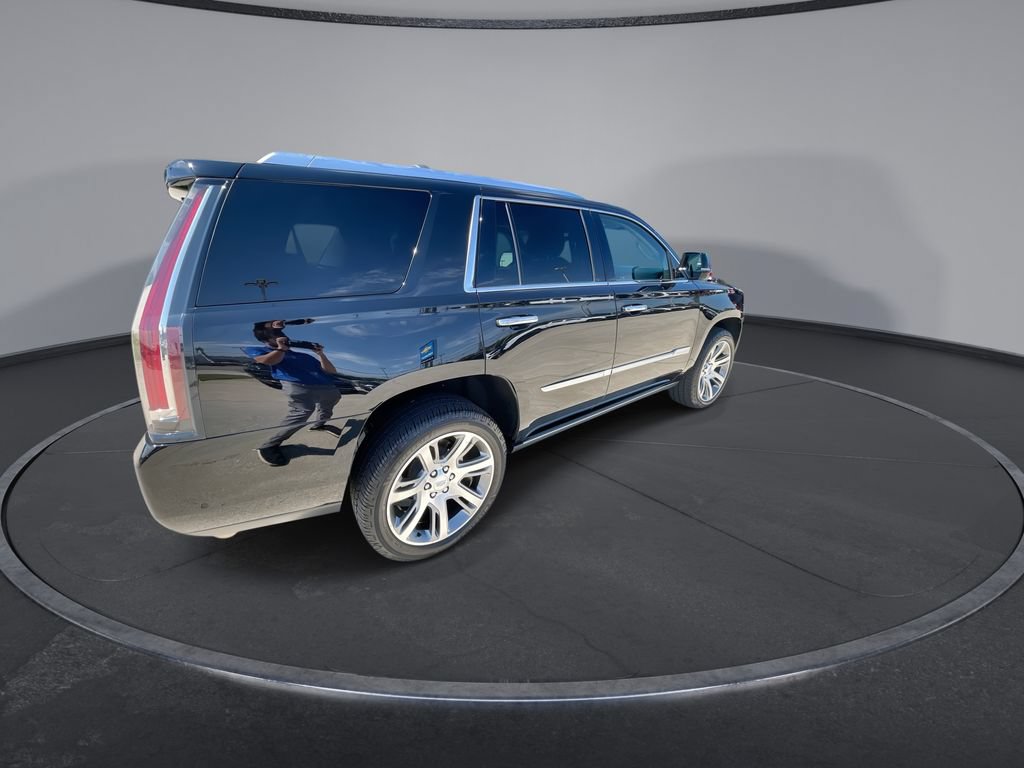 Certified 2018 Cadillac Escalade Premium Luxury AWD/4WD image 8