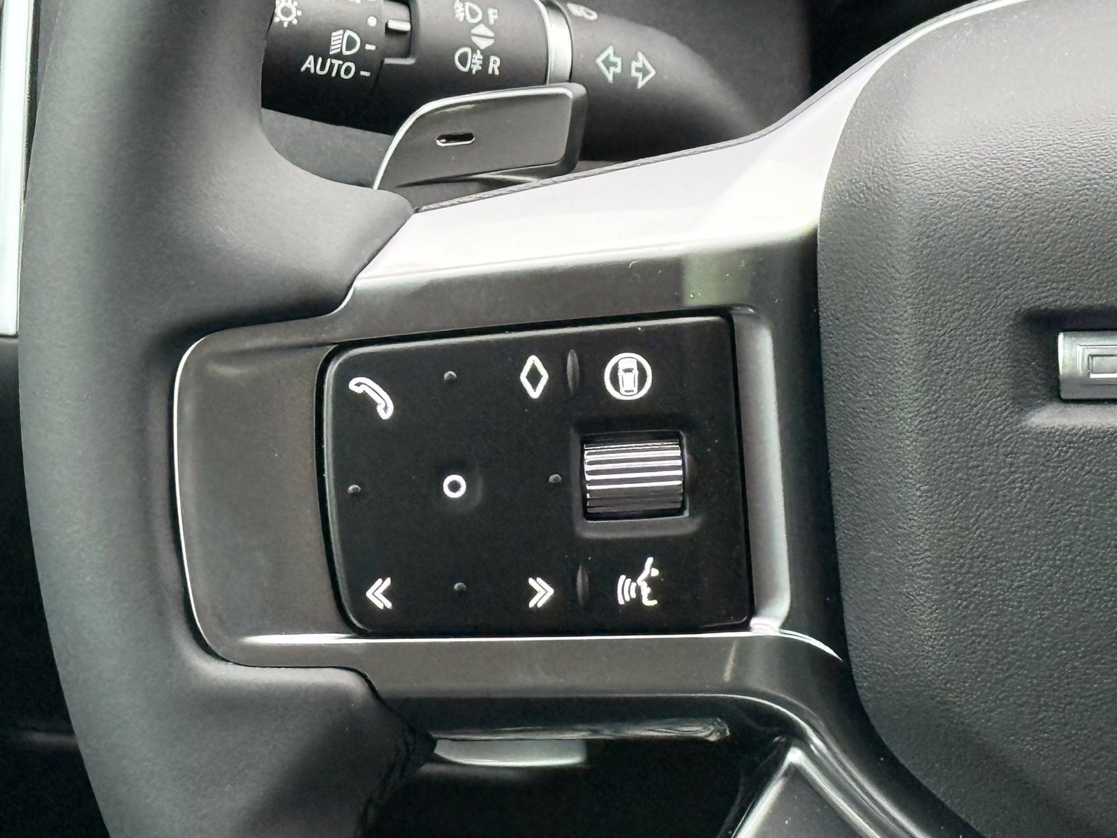 New 2026 Land Rover Discovery S AWD/4WD image 36