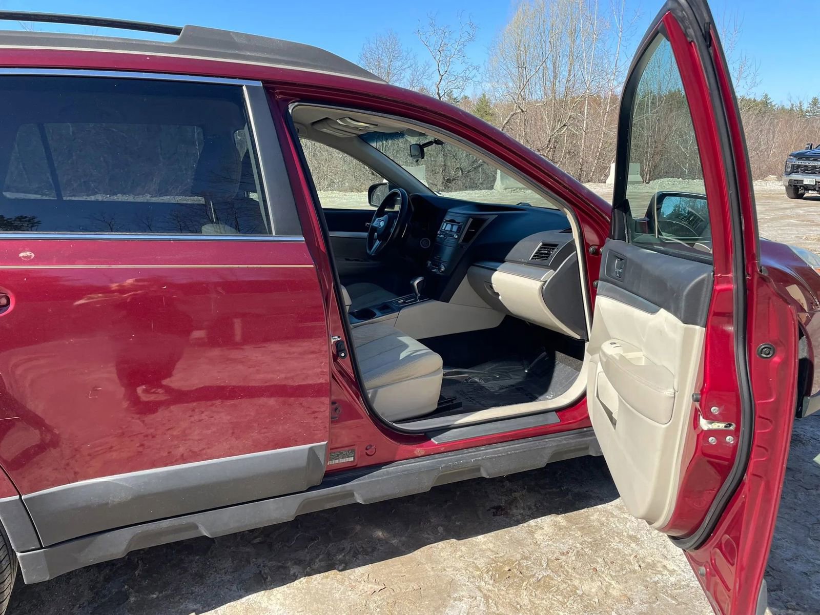 Used 2011 Subaru Outback 2.5i Premium w/ All-Weather Pkg image 28
