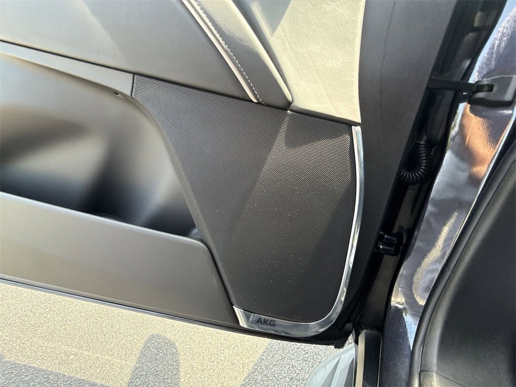 Certified 2024 Cadillac Escalade Premium Luxury Platinum image 24