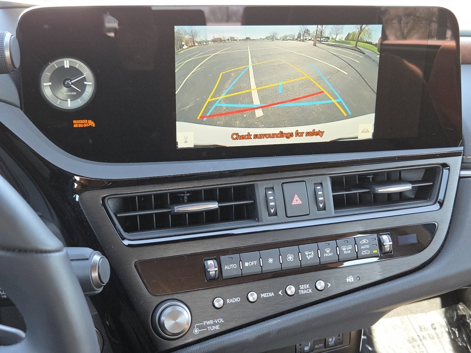 Used 2025 Lexus ES 300h w/ Premium Package FWD image 12