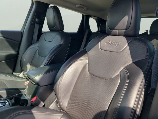 Used 2023 Jeep Cherokee Altitude Lux image 23