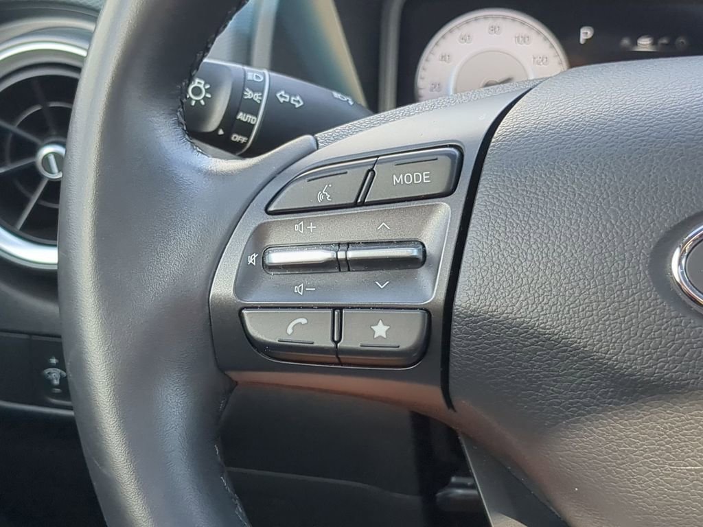 Used 2022 Hyundai Kona Limited image 18