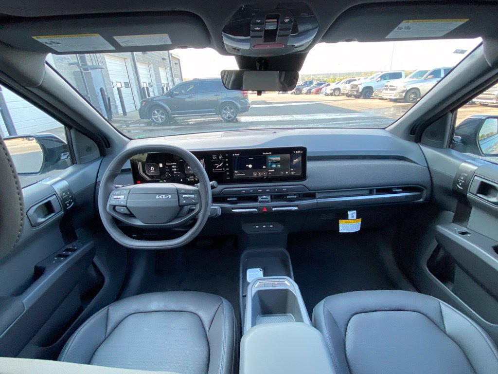 New 2027 Kia EV3 Land FWD image 22