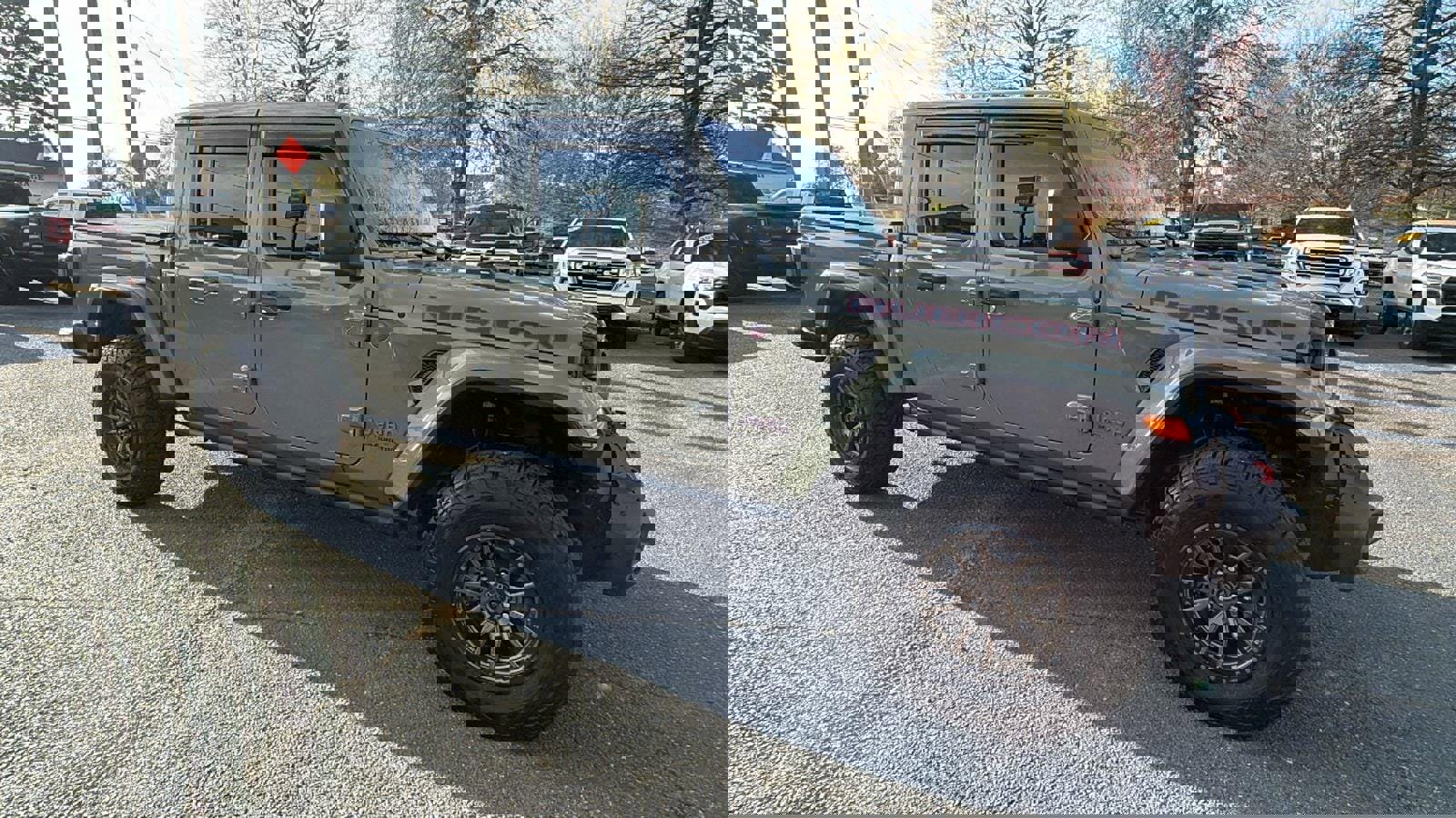 Used 2025 Jeep Gladiator Rubicon AWD/4WD image 3