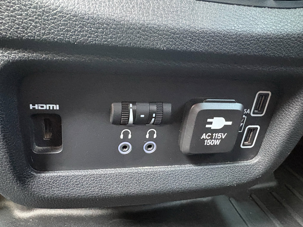 Certified 2022 Honda Pilot Touring image 33