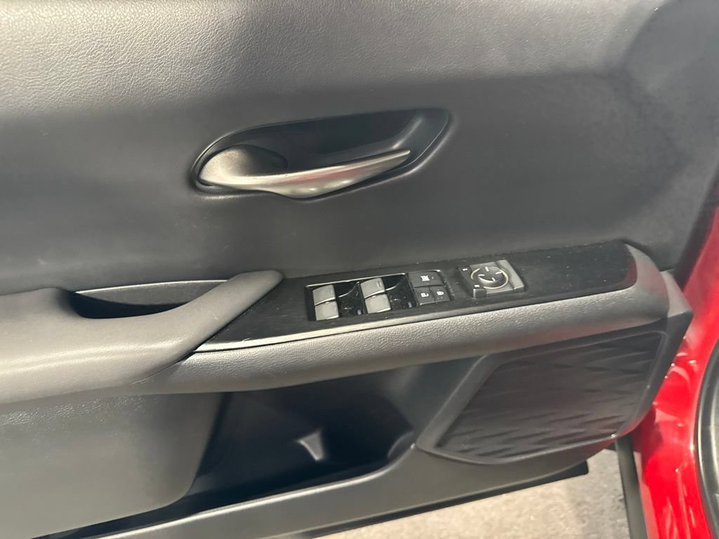 Used 2019 Lexus UX 200 F Sport FWD image 34