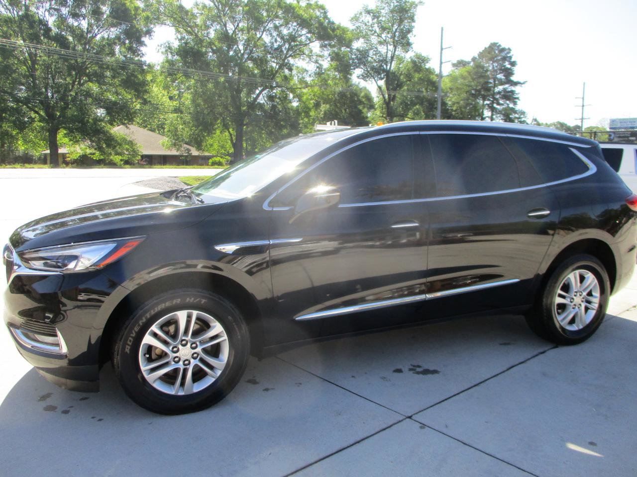 Used 2018 Buick Enclave Essence FWD image 25