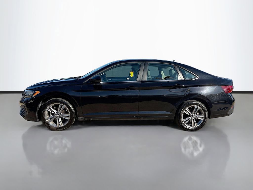 Used 2024 Volkswagen Jetta SE image 8