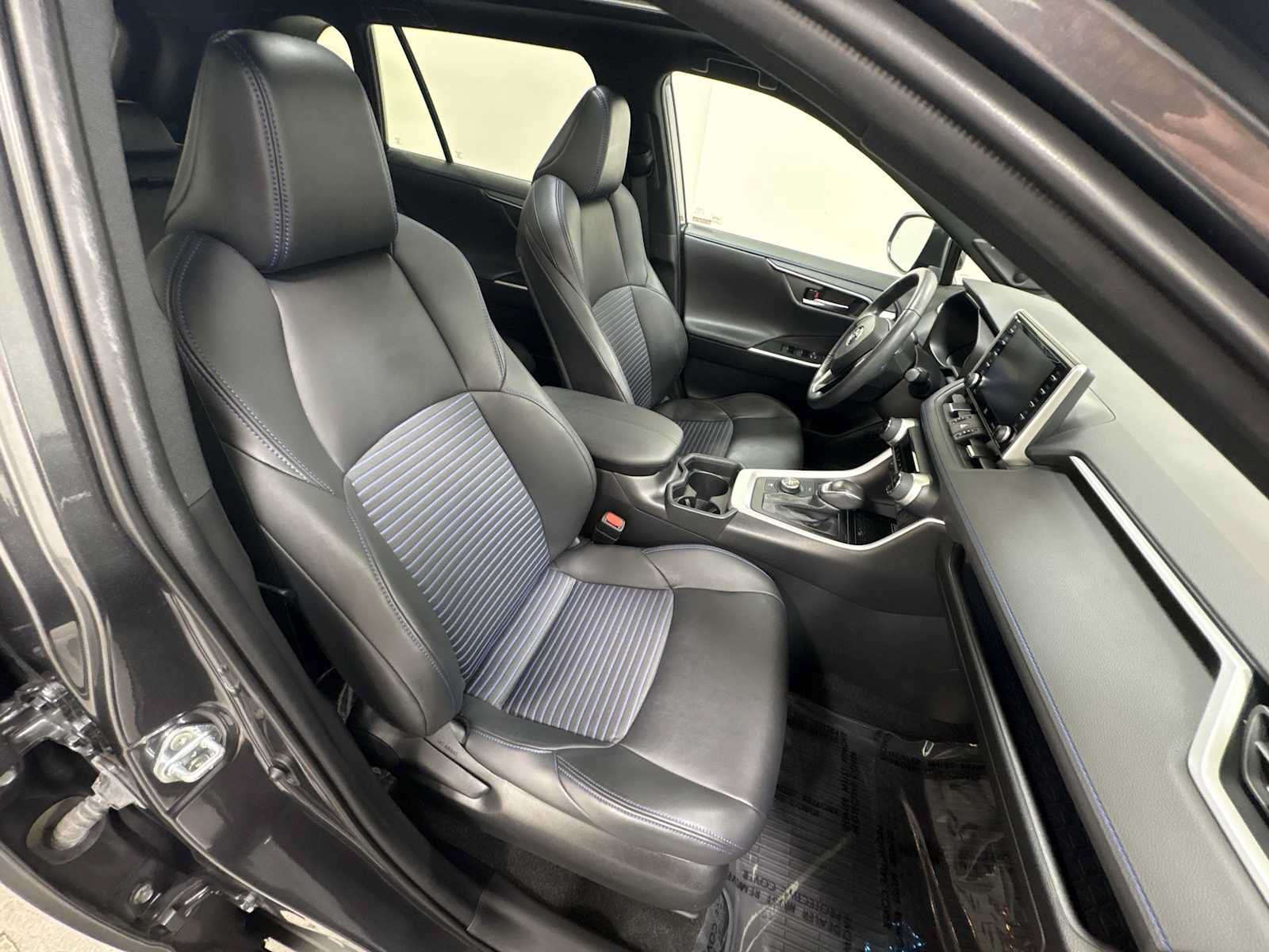 Used 2021 Toyota RAV4 XSE AWD/4WD image 30