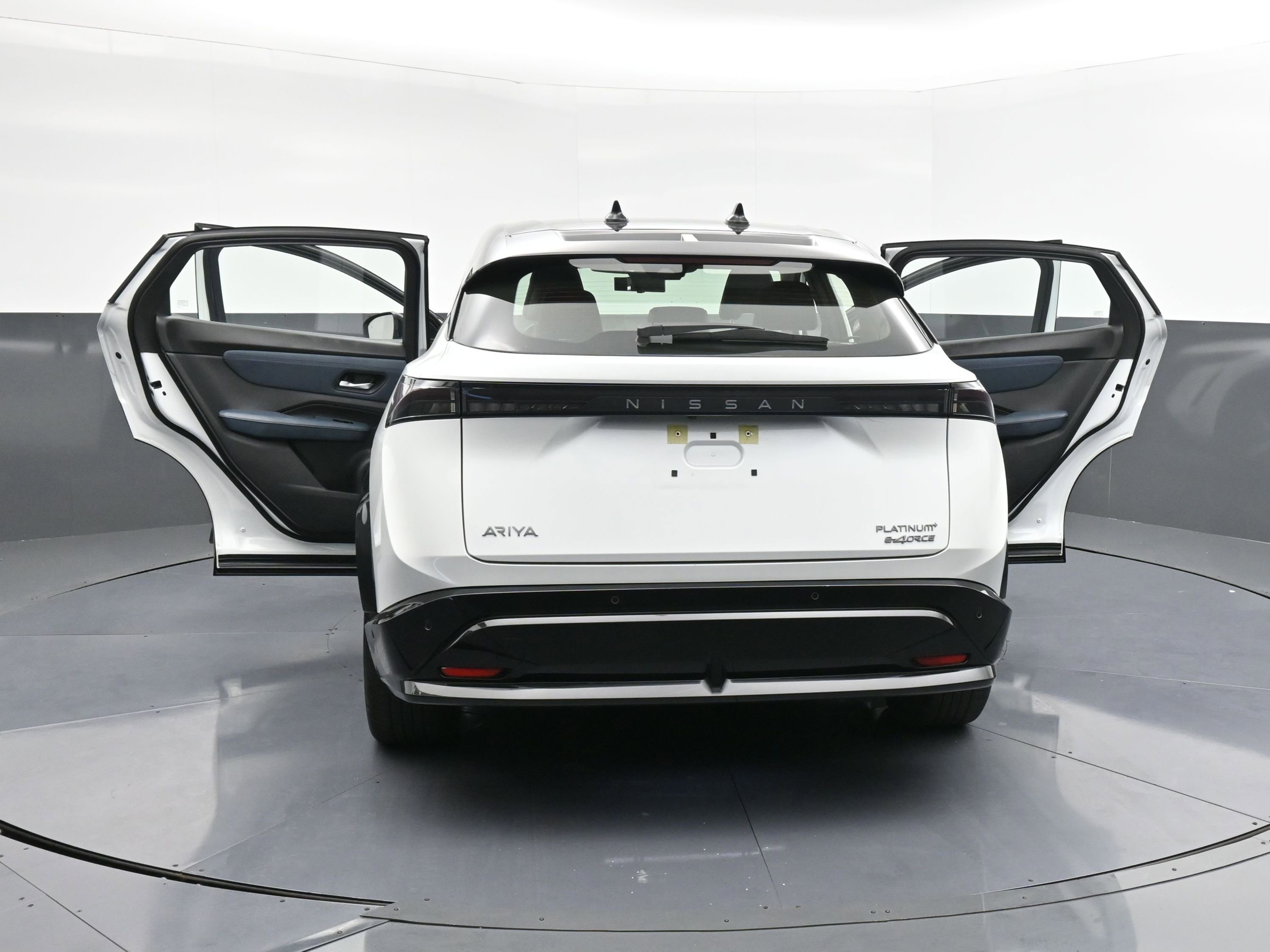 Used 2023 Nissan Ariya image 41
