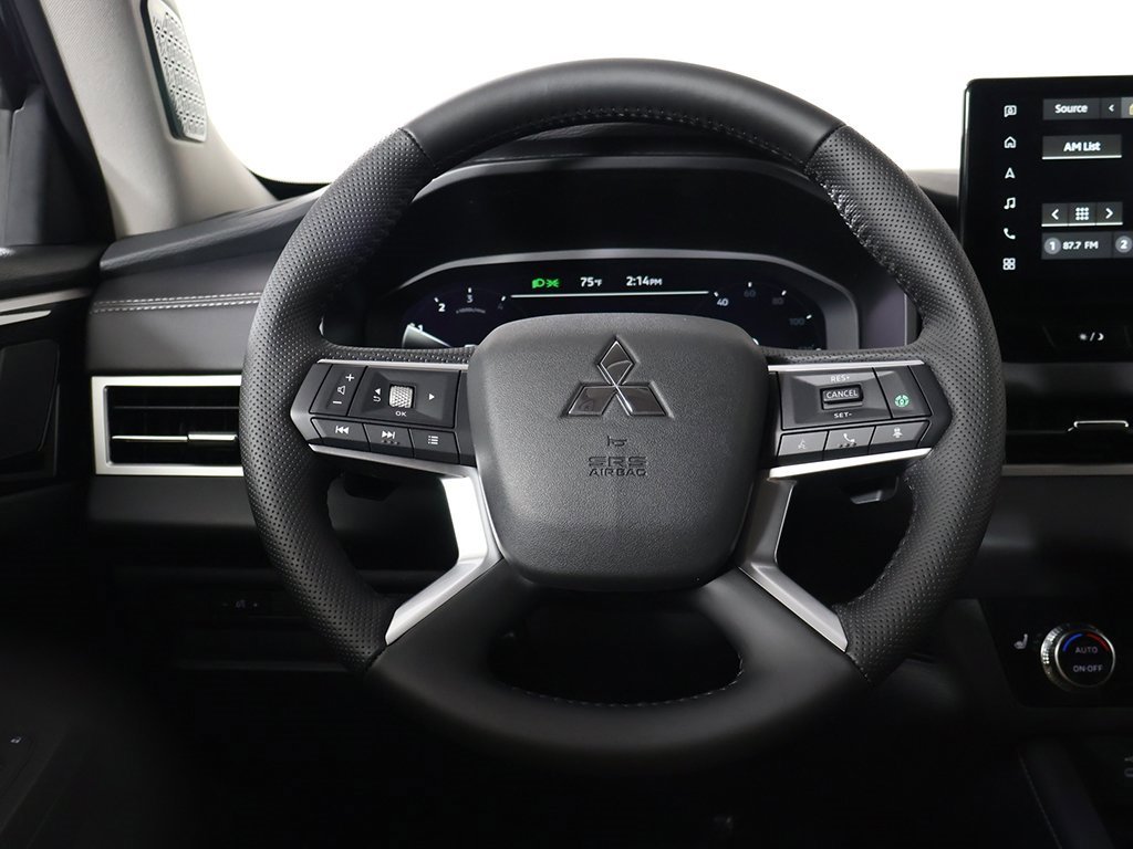 New 2025 Mitsubishi Outlander SE image 42