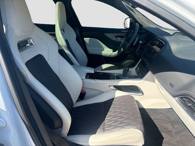 Used 2020 Jaguar F-PACE SVR image 15