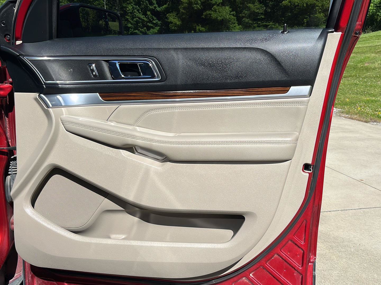 Used 2018 Ford Explorer Limited FWD image 33