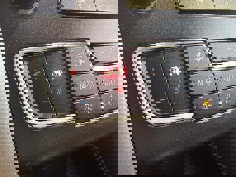 Used 2020 Ford Fusion SE image 23