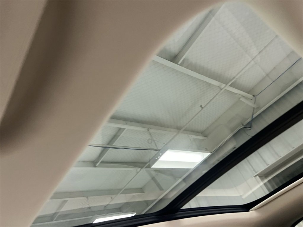 Used 2022 Buick Envision Avenir w/ Safety Package image 18