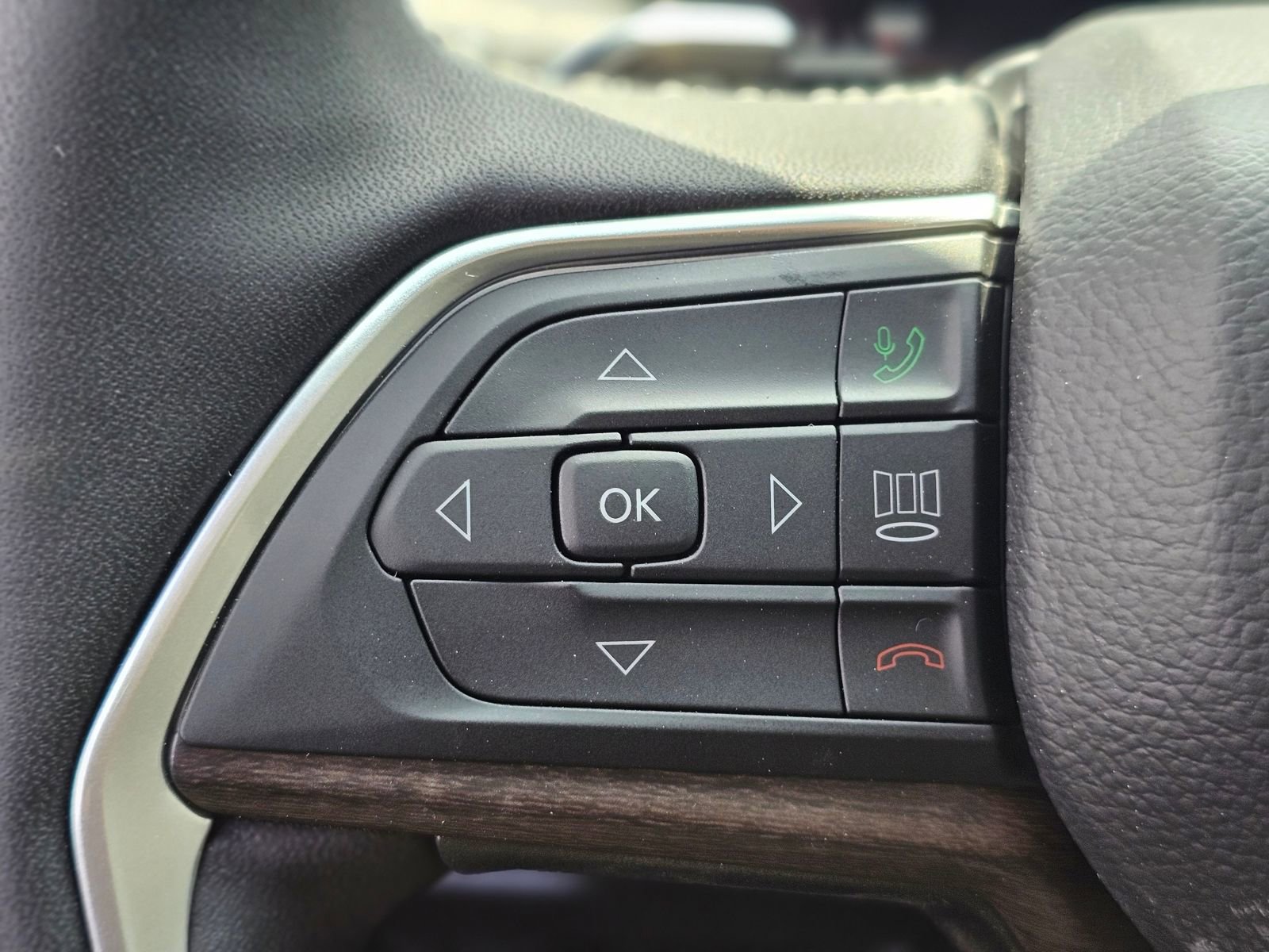 New 2026 Jeep Grand Cherokee Laredo image 16