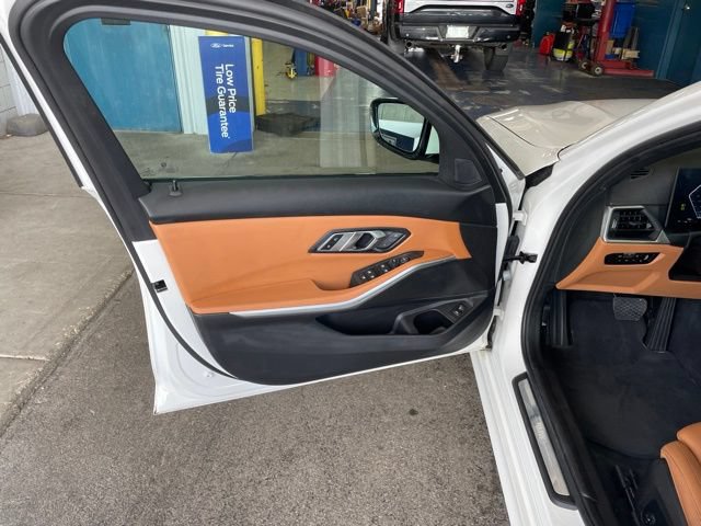 Used 2023 BMW 330i xDrive Sedan w/ Driving Assistance Package AWD/4WD image 14