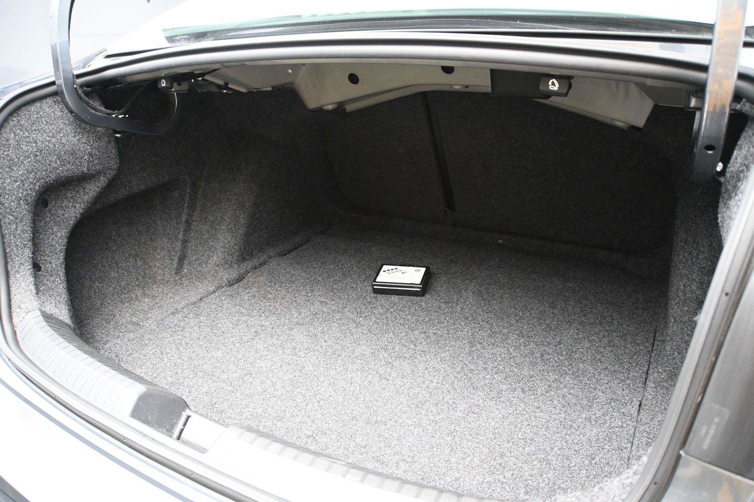 Used 2022 Volkswagen Jetta SE w/ Panoramic Sunroof Package FWD image 11