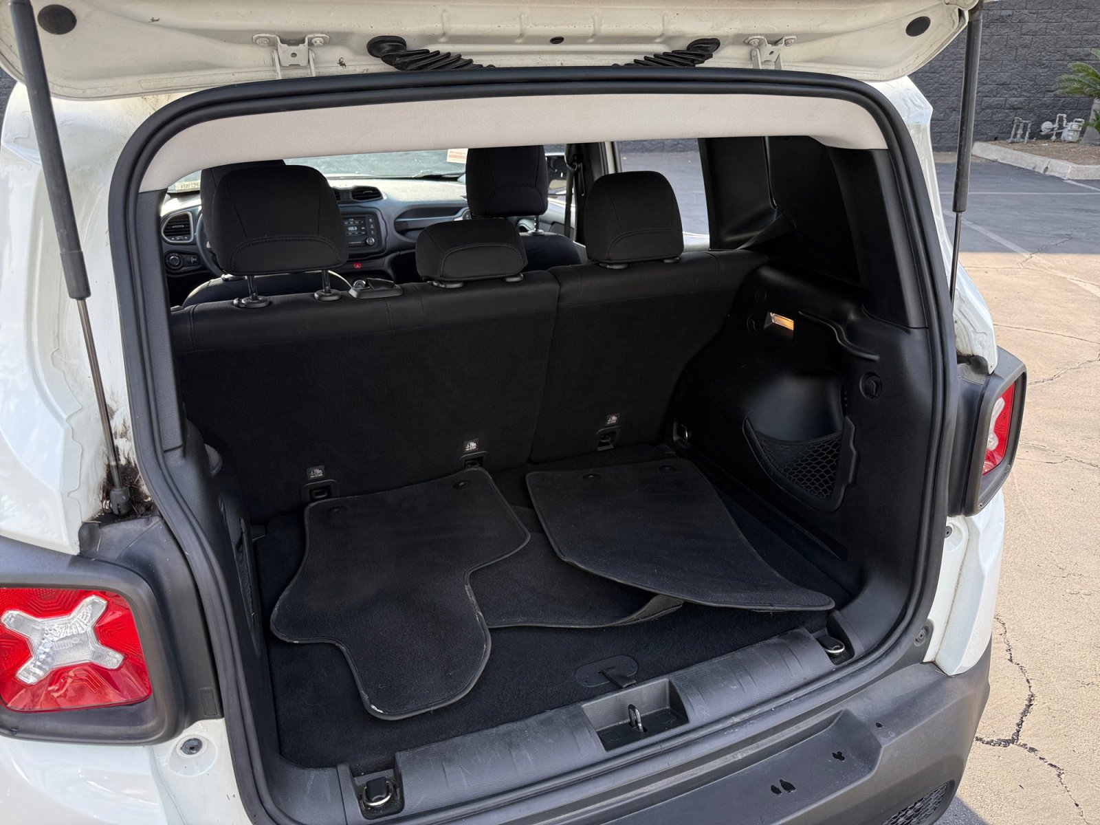 Used 2016 Jeep Renegade Sport w/ Power & Air Group image 21