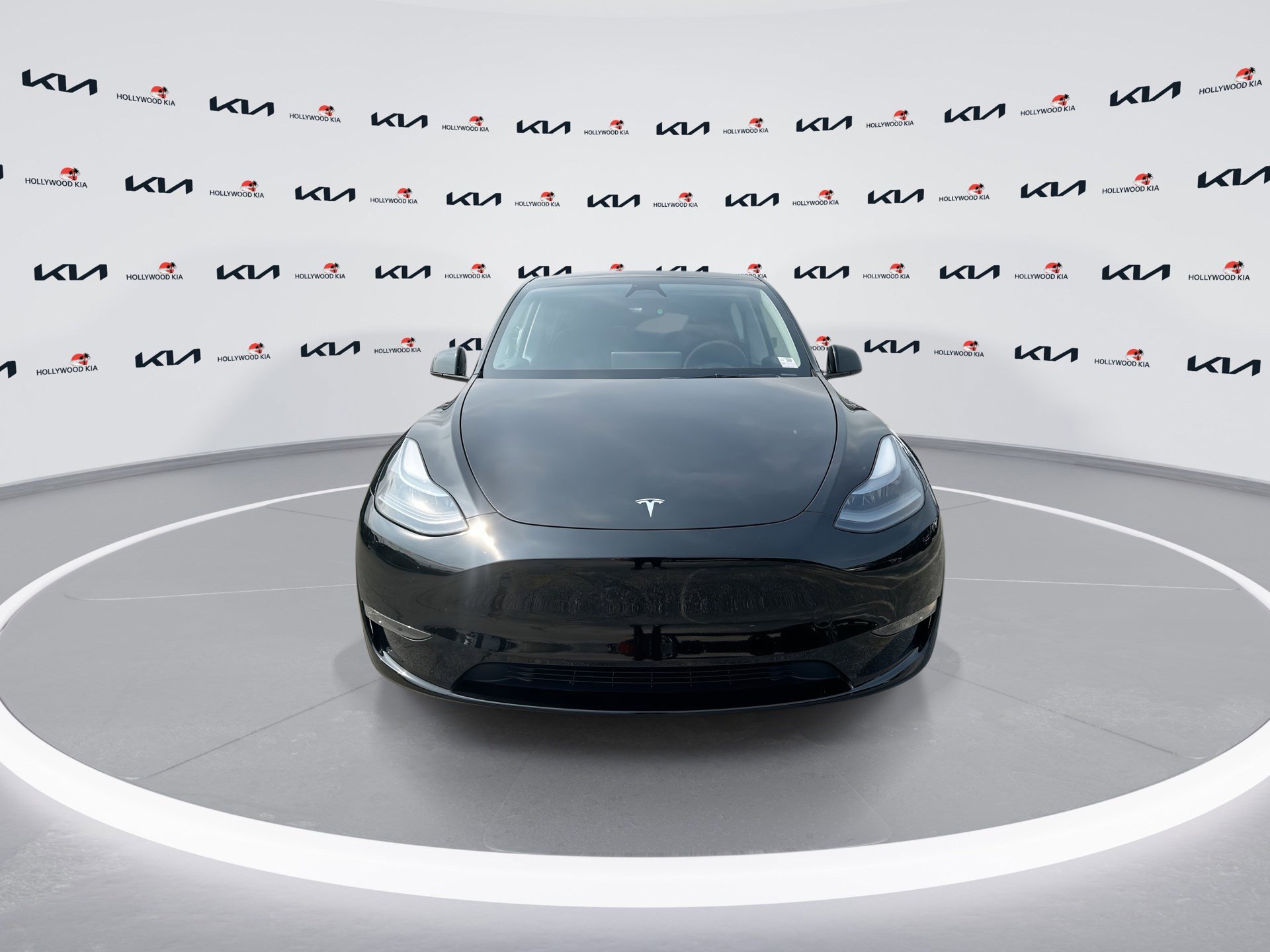 Used 2024 Tesla Model Y Long Range AWD/4WD image 3