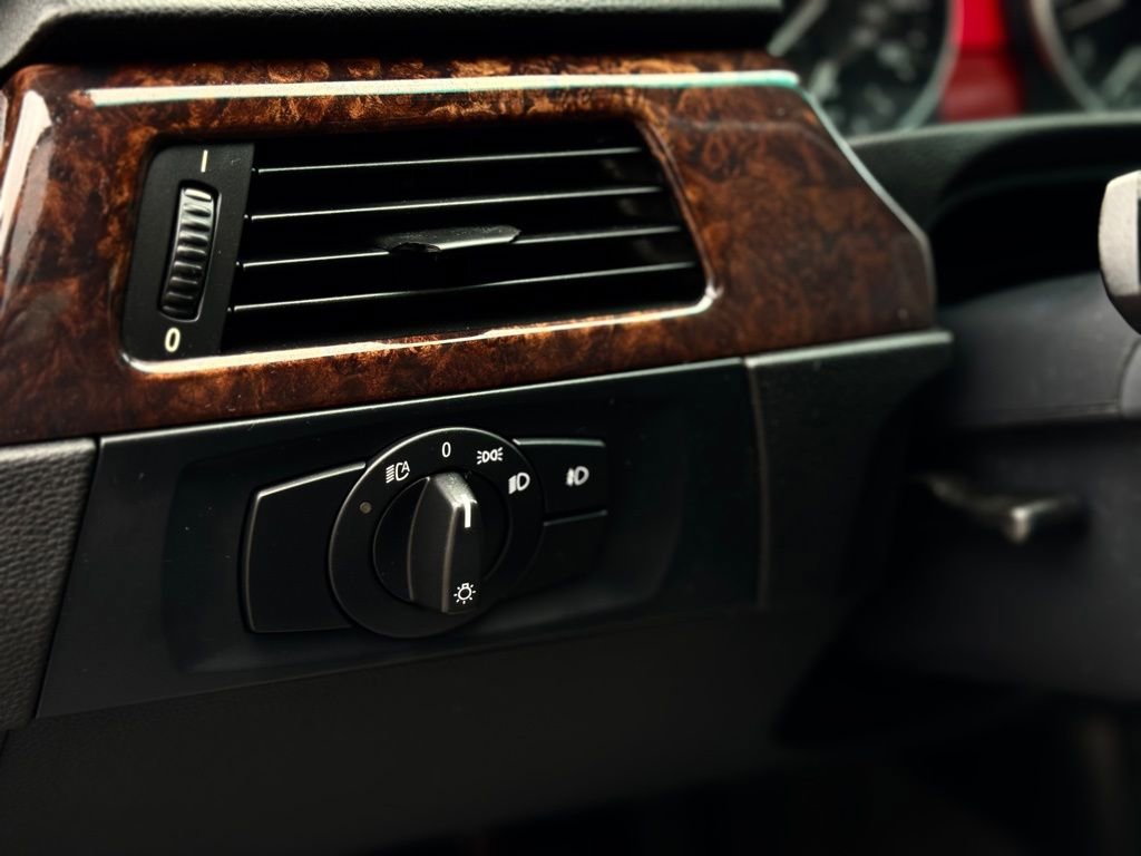 Used 2006 BMW 330xi Sedan image 38