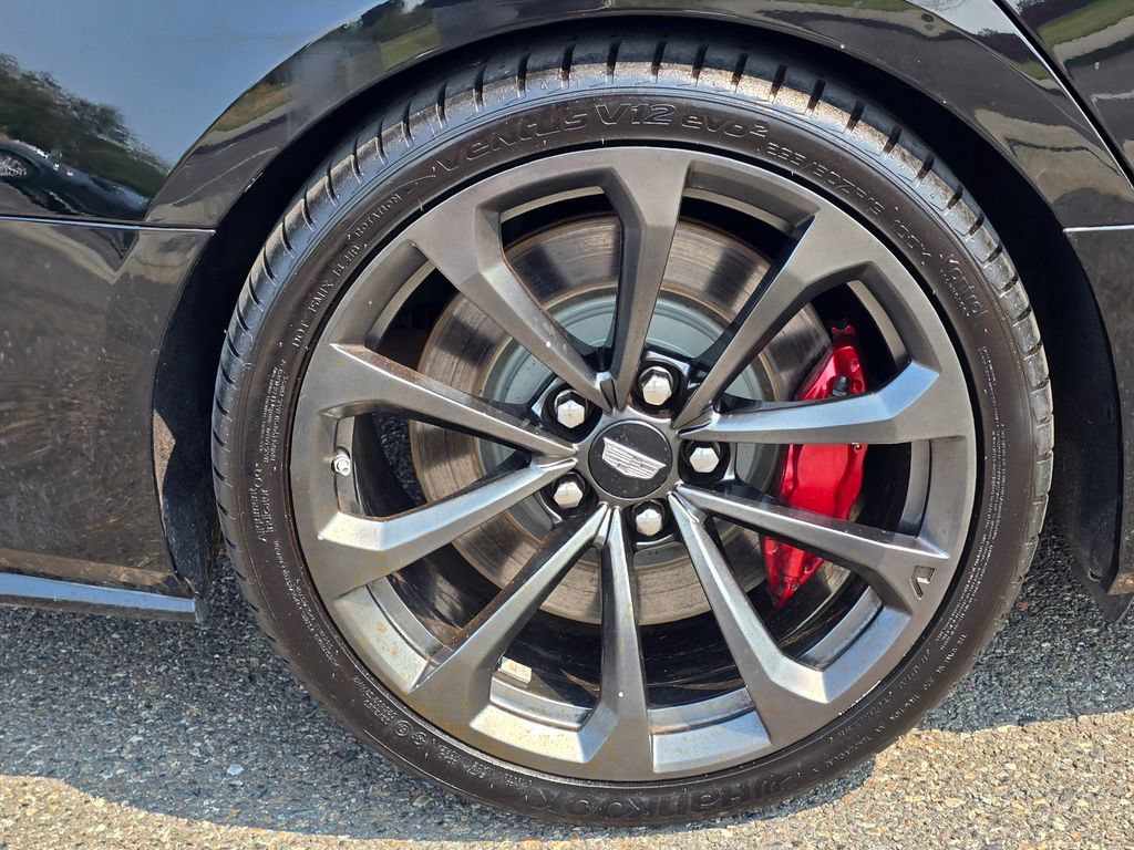 Used 2019 Cadillac CTS V w/ Carbon Fiber Package RWD image 9