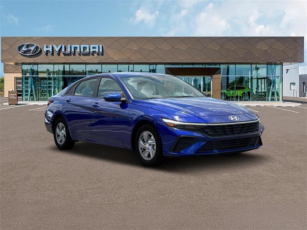 New 2025 Hyundai Elantra SE FWD image 11