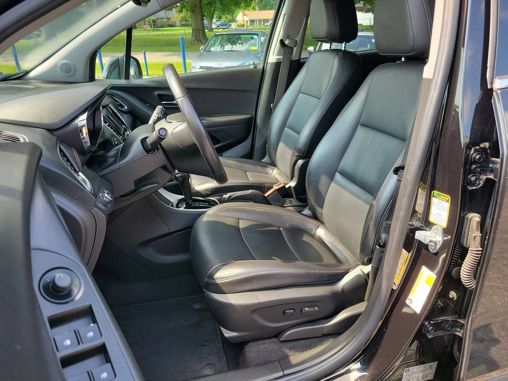 Used 2020 Chevrolet Trax Premier FWD image 19
