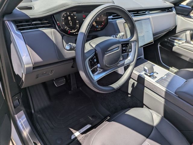 New 2025 Land Rover Range Rover SE image 7