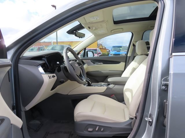 Used 2023 Cadillac XT6 Premium Luxury w/ Technology Package image 16