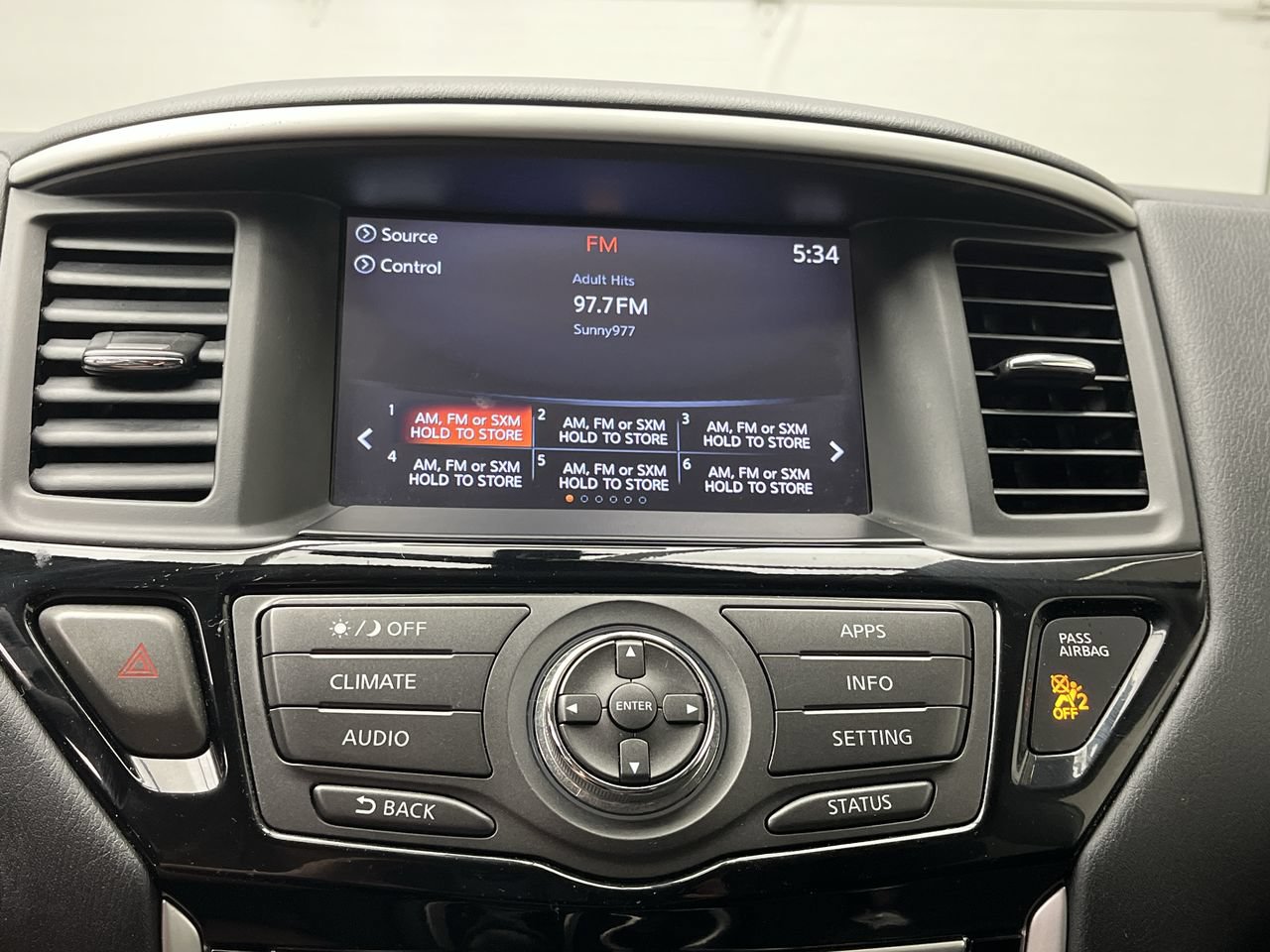 Used 2020 Nissan Pathfinder SV AWD/4WD image 18