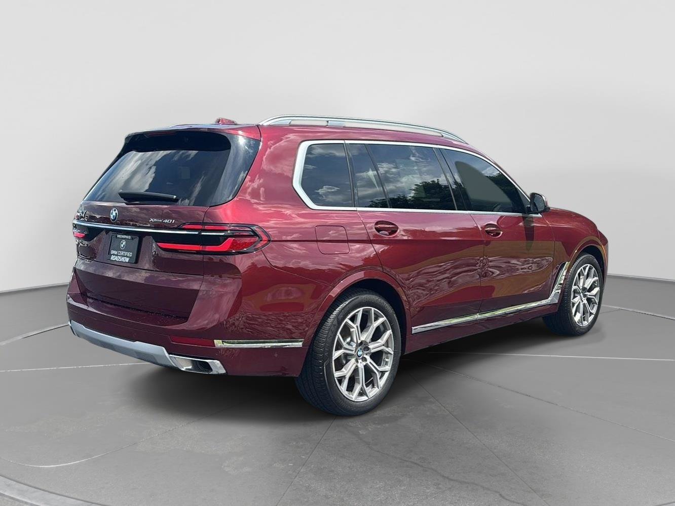 Used 2024 BMW X7 xDrive40i w/ Premium Package AWD/4WD image 5