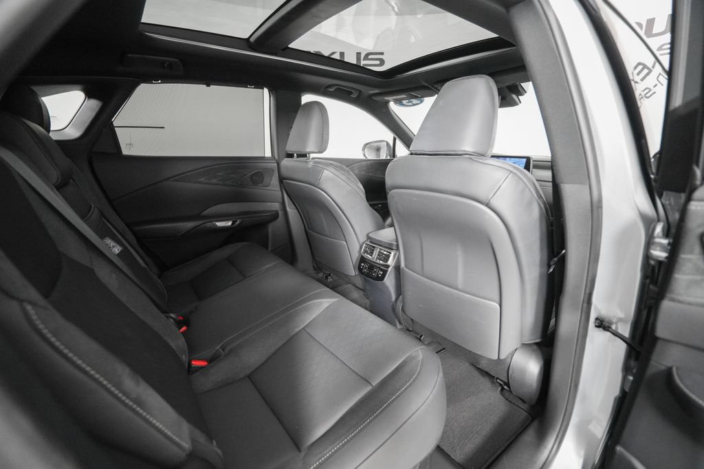 Certified 2023 Lexus RX 350 w/ Cold Area Package AWD/4WD image 18