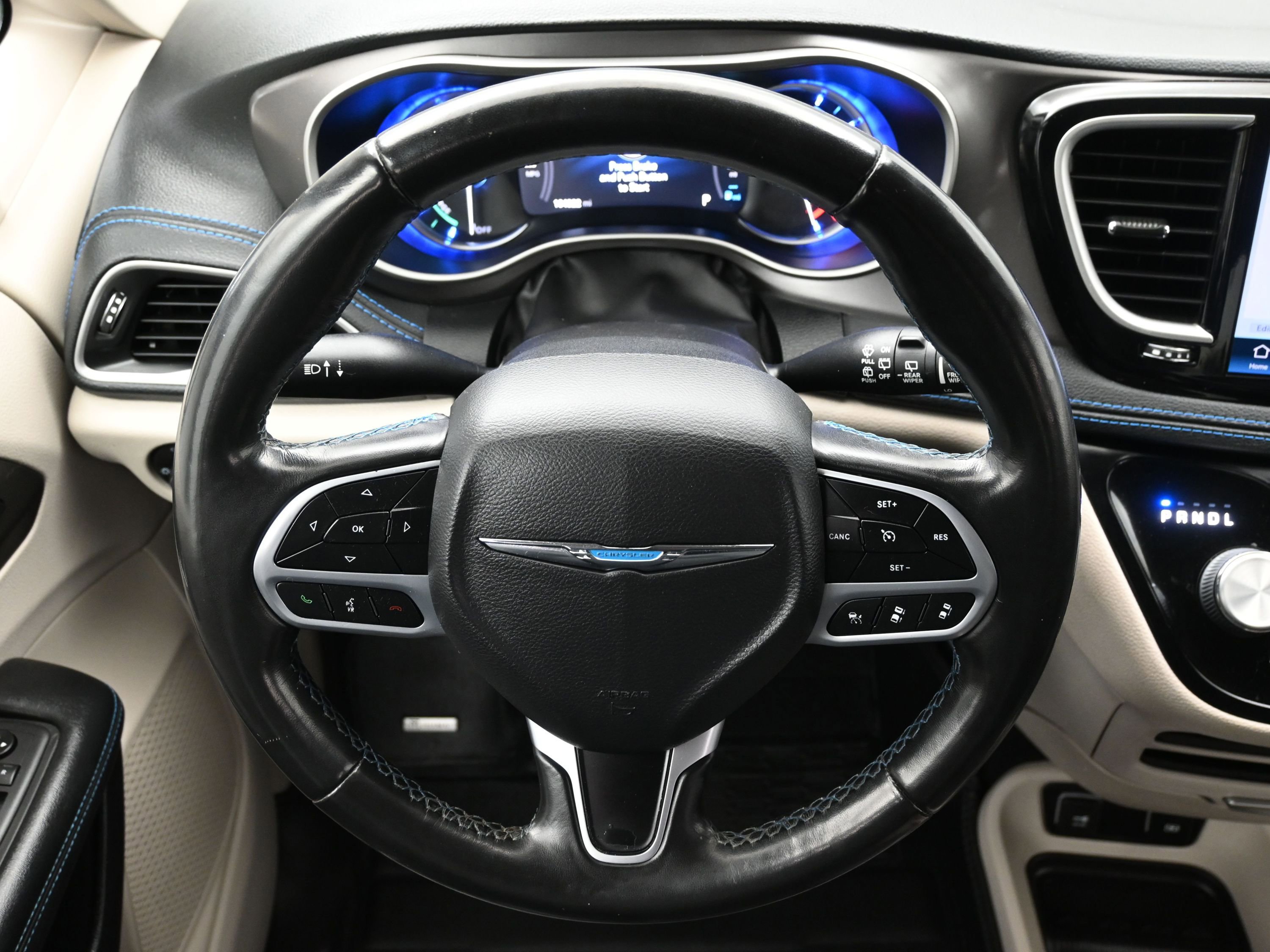 Used 2021 Chrysler Pacifica Touring-L image 15