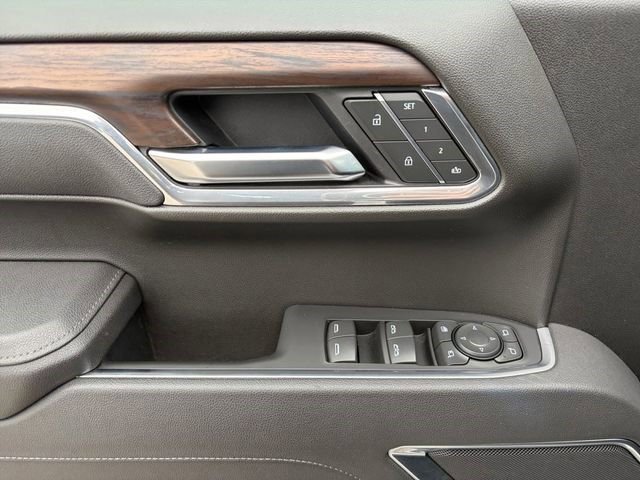 Certified 2025 GMC Sierra 1500 SLT RWD image 4