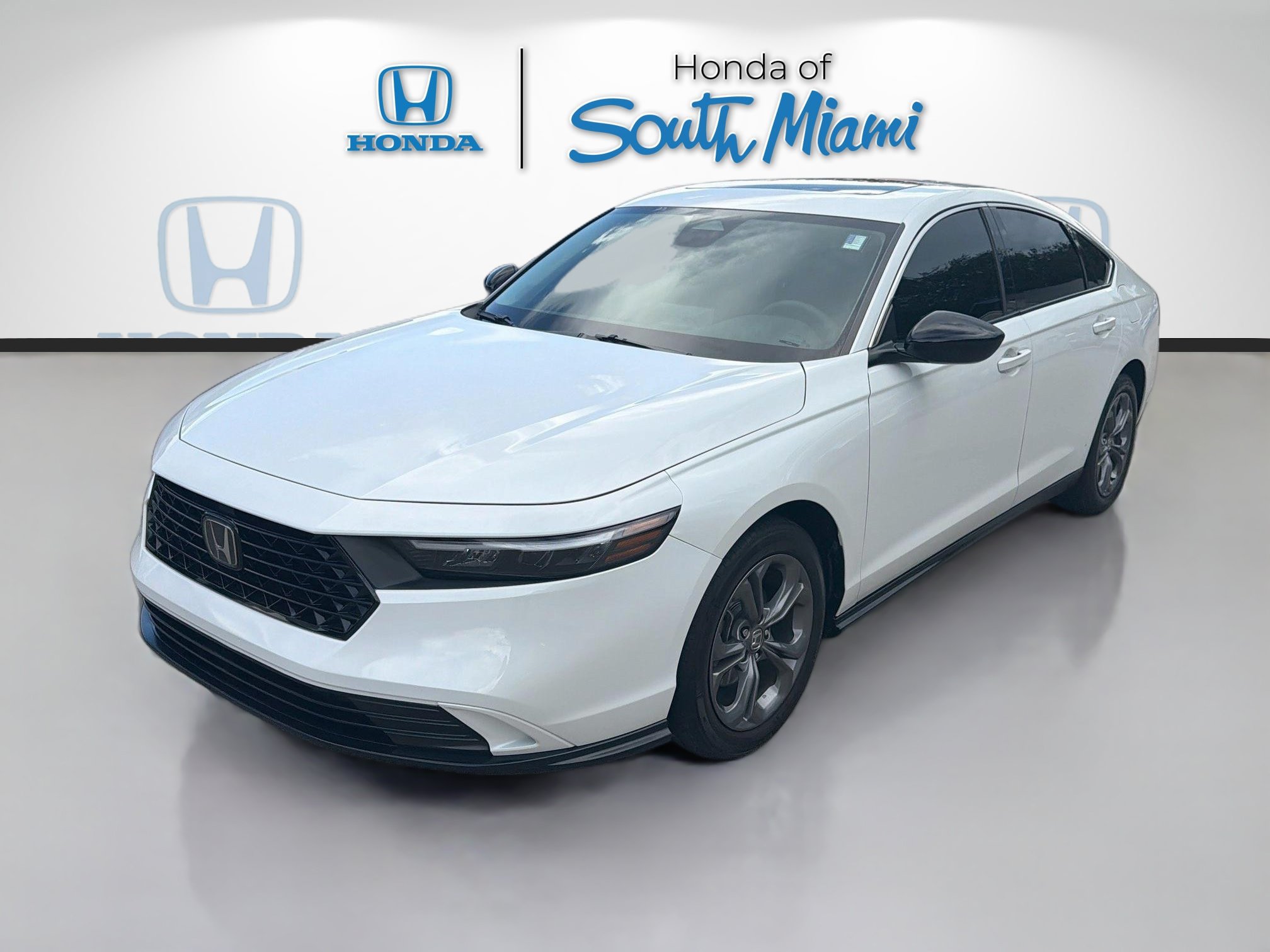 Used 2024 Honda Accord EX image 3