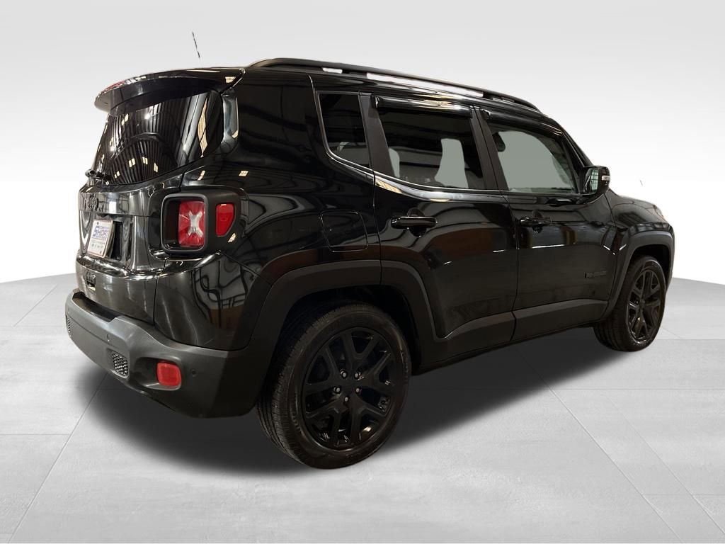 Used 2018 Jeep Renegade Altitude w/ UConnect 8.4 Nav Group FWD image 5
