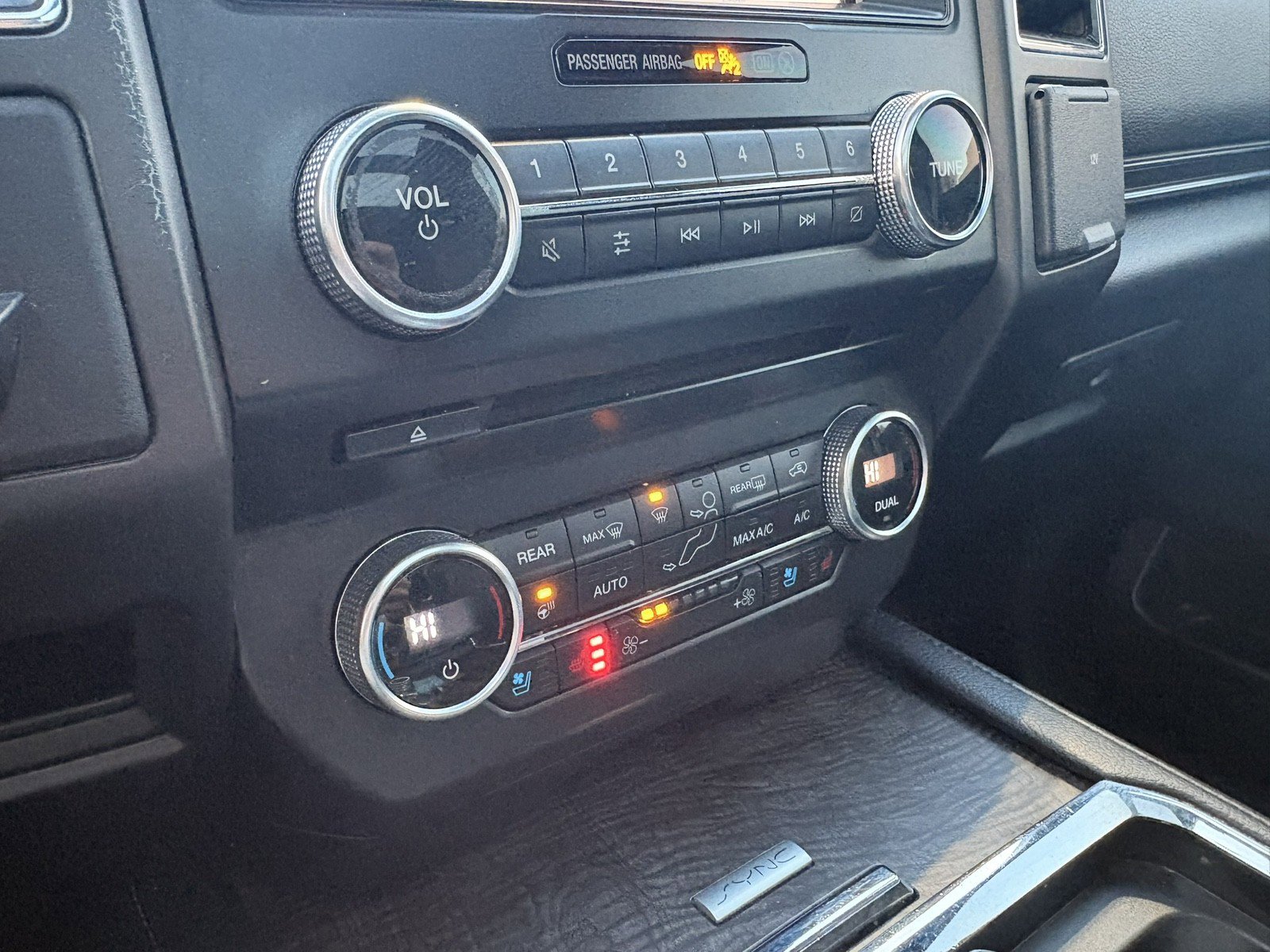 Used 2018 Ford Expedition Max Limited image 28