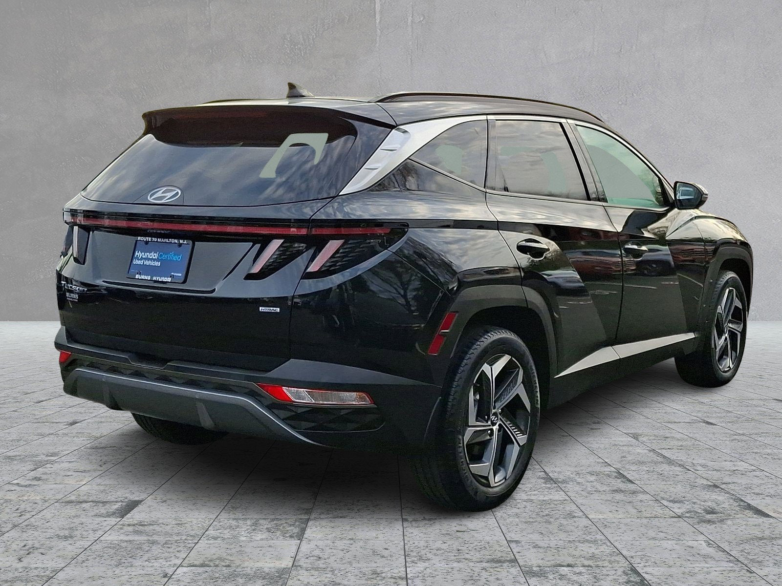 Certified 2023 Hyundai Tucson Limited w/ Cargo Package AWD/4WD image 4