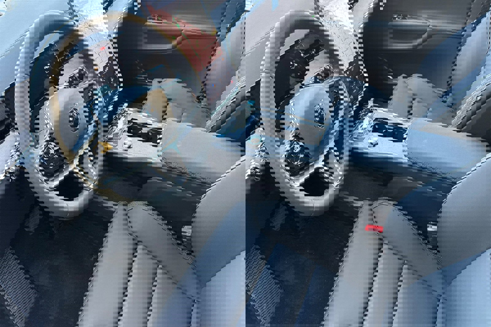 Used 2025 Volvo EX90 Ultra image 12