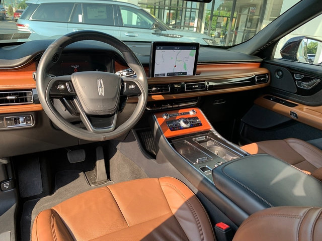 Used 2020 Lincoln Aviator Reserve w/ Elements Package Plus AWD/4WD image 19