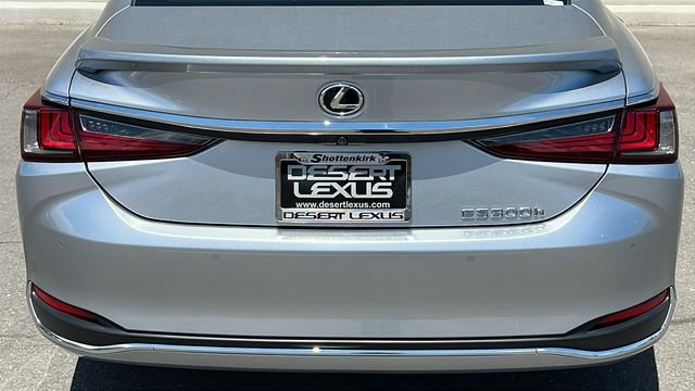 Used 2025 Lexus ES 300h w/ Premium Package FWD image 10
