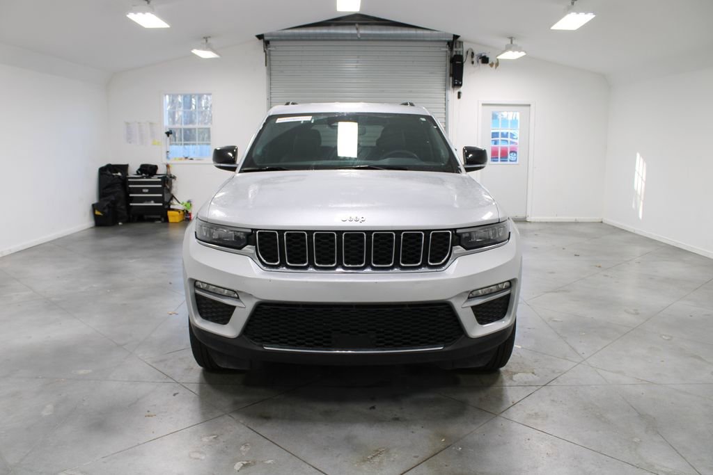 Used 2024 Jeep Grand Cherokee Limited image 3