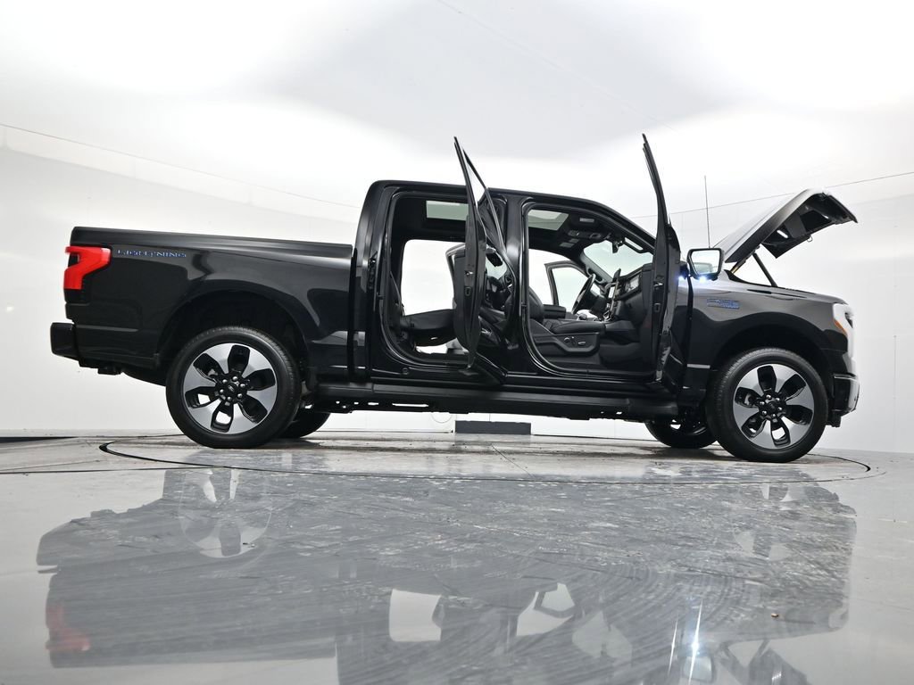Used 2024 Ford F150 Lightning Lariat image 58