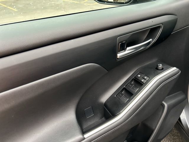 Used 2023 Toyota Highlander XLE image 26