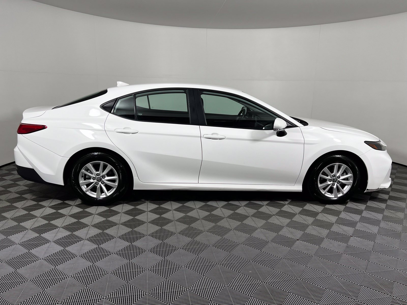 Certified 2025 Toyota Camry LE FWD image 4